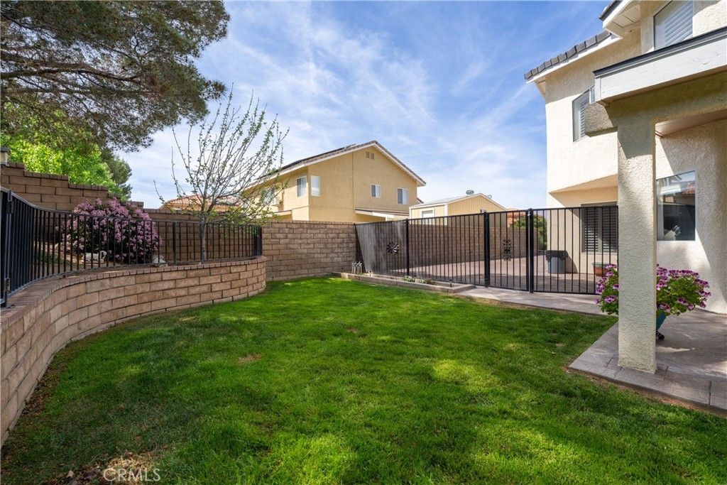 Image 43 of property listing at 5640 Cypress, Palmdale, CA 93551