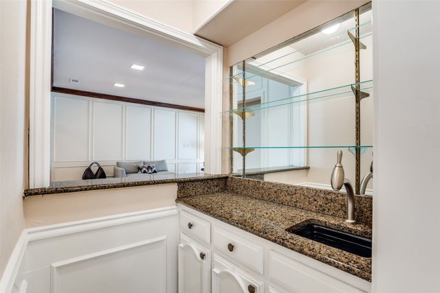 6315 Brook Lake Drive, Dallas, TX 75248