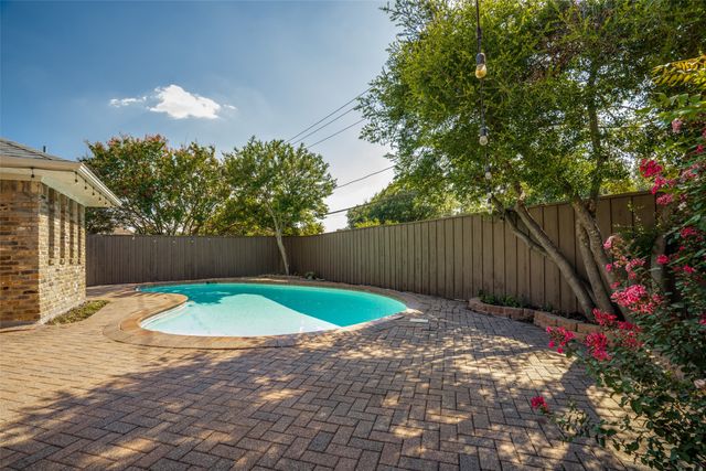 6315 Brook Lake Drive, Dallas, TX 75248