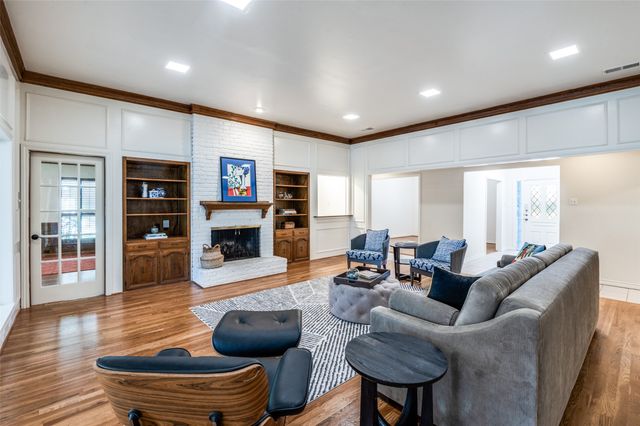 6315 Brook Lake Drive, Dallas, TX 75248