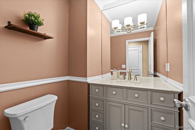 1737 S Hill Blvd Boulevard E, Bloomfield Hills, MI 48304