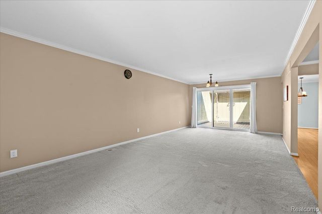 1737 S Hill Blvd Boulevard E, Bloomfield Hills, MI 48304