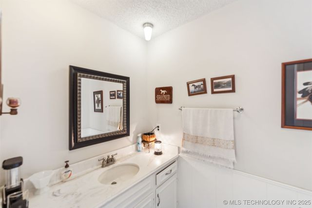 434525 E 340 Road, Adair, OK 74330