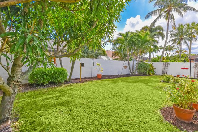 7646 Solimar Circle, Boca Raton, FL 33433