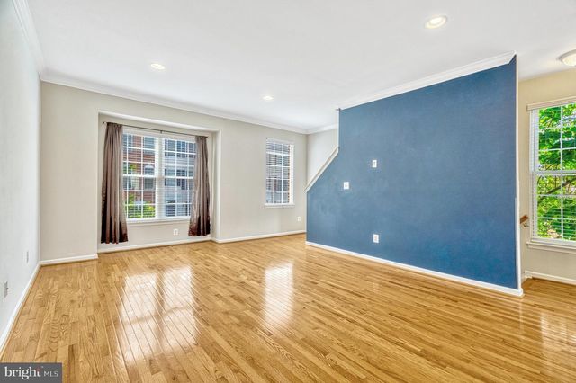 25368 SHIPLEY TER, Chantilly, VA 20152