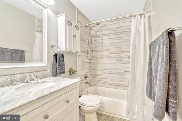 25368 SHIPLEY TER, Chantilly, VA 20152