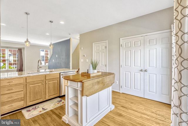 25368 SHIPLEY TER, Chantilly, VA 20152