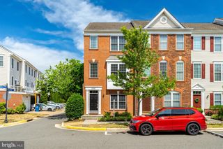 25368 SHIPLEY TER, Chantilly, VA 20152