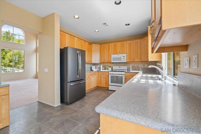 546 Calle Capistrano, San Marcos, CA 92069