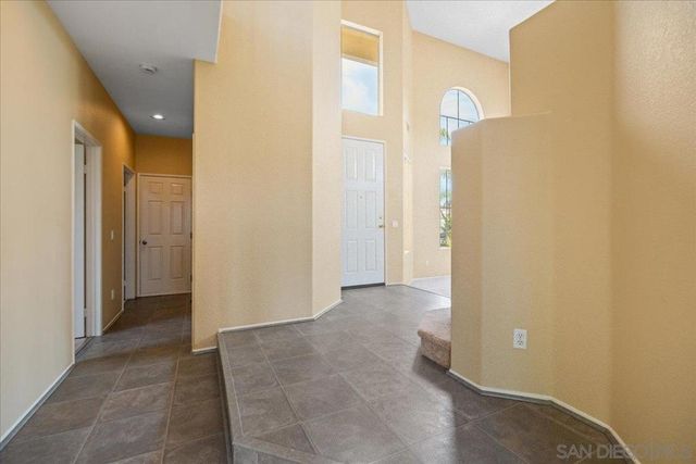 546 Calle Capistrano, San Marcos, CA 92069