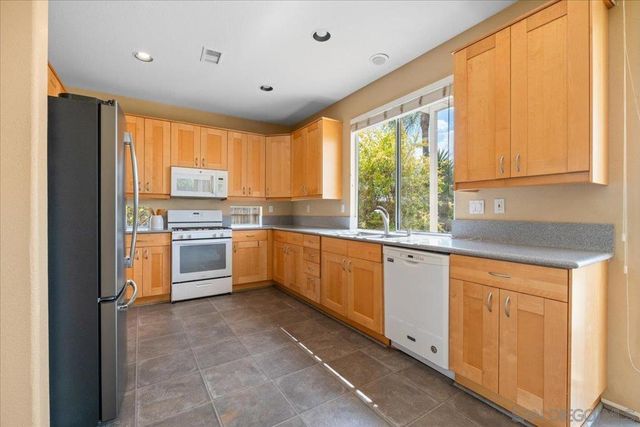 546 Calle Capistrano, San Marcos, CA 92069