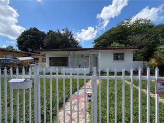 4824 NW 15th Ct, Miami, FL 33142