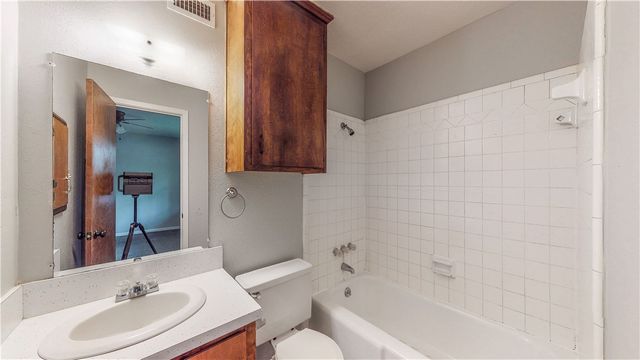 1108 Forest Glen Court, Bryan, TX 77803