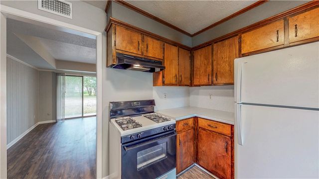 1108 Forest Glen Court, Bryan, TX 77803