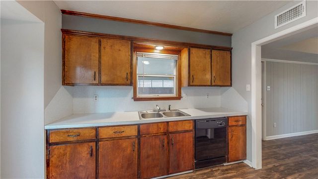 1108 Forest Glen Court, Bryan, TX 77803