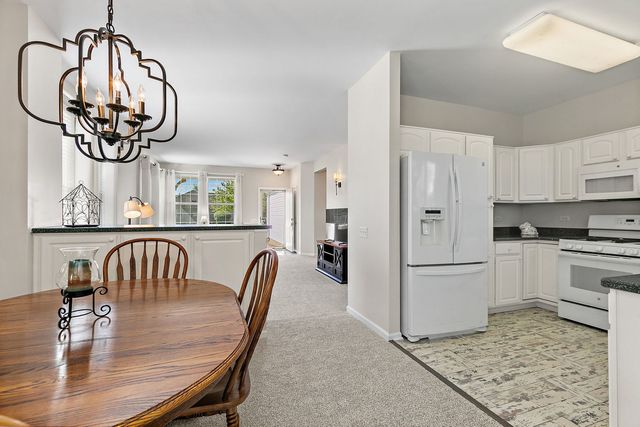13000 Coventry Lane, Huntley, IL 60142