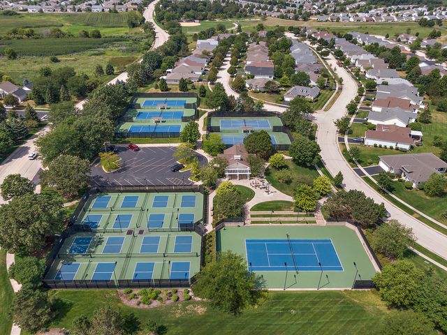 13000 Coventry Lane, Huntley, IL 60142