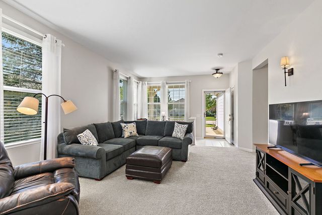 13000 Coventry Lane, Huntley, IL 60142