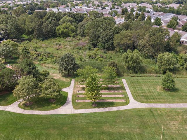 13000 Coventry Lane, Huntley, IL 60142