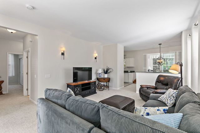13000 Coventry Lane, Huntley, IL 60142