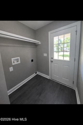 802 Holmes Street, Clinton, NC 28328