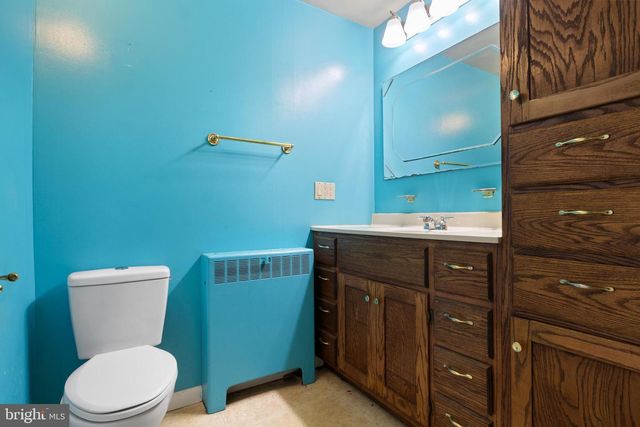 3215 HIGH ST, Emigsville, PA 17318