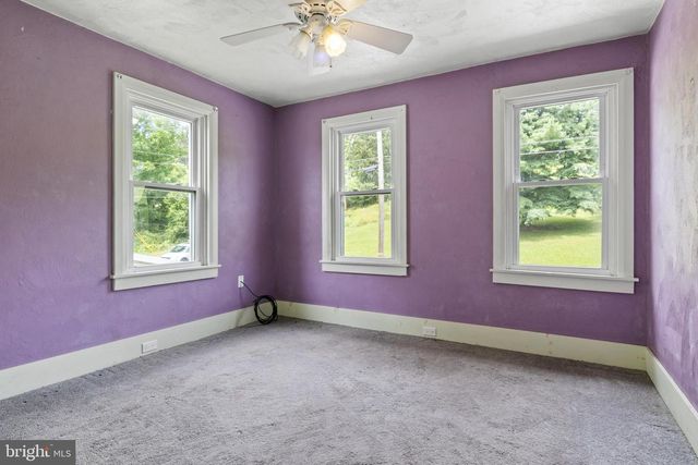 3215 HIGH ST, Emigsville, PA 17318
