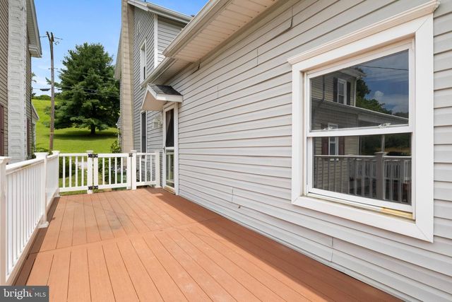 3215 HIGH ST, Emigsville, PA 17318