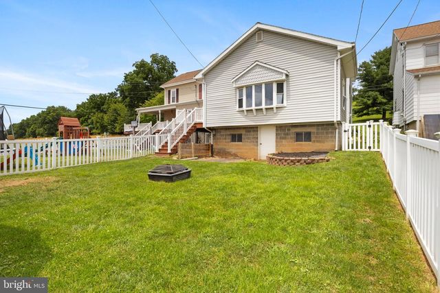 3215 HIGH ST, Emigsville, PA 17318