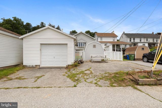 3215 HIGH ST, Emigsville, PA 17318