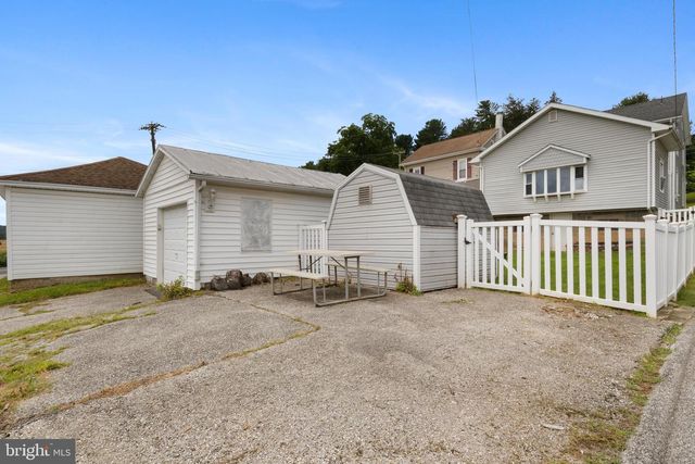 3215 HIGH ST, Emigsville, PA 17318