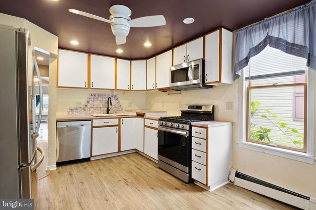 3215 HIGH ST, Emigsville, PA 17318