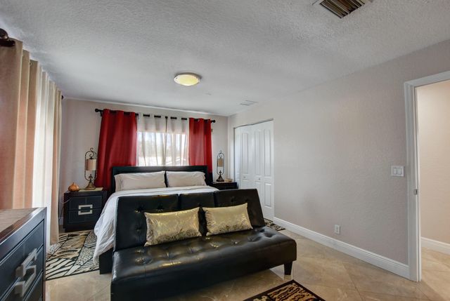 1371 Woodcrest Road W, West Palm Beach, FL 33417