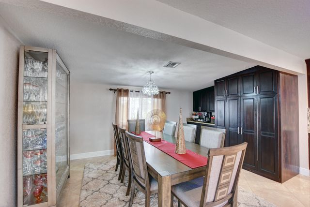 1371 Woodcrest Road W, West Palm Beach, FL 33417