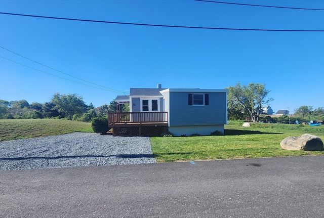 11 Starboard Dr, Fairhaven, MA 02719