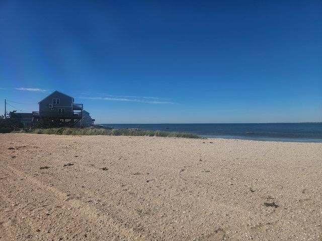 11 Starboard Dr, Fairhaven, MA 02719