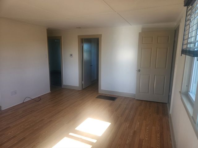 11 Starboard Dr, Fairhaven, MA 02719