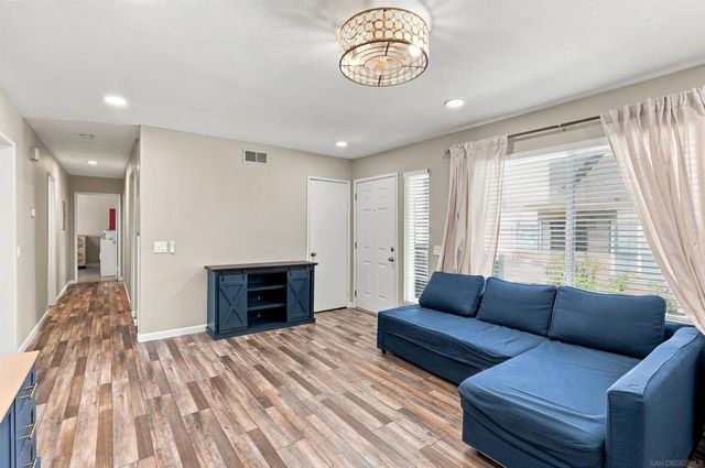 10649 Caminito Duro, San Diego, CA 92126