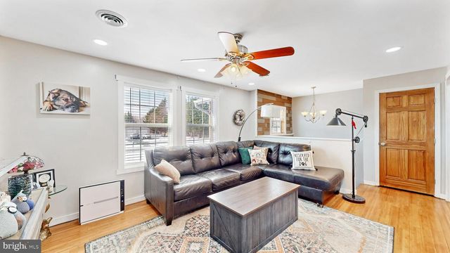 125 DICKENS LN, Felton, DE 19943