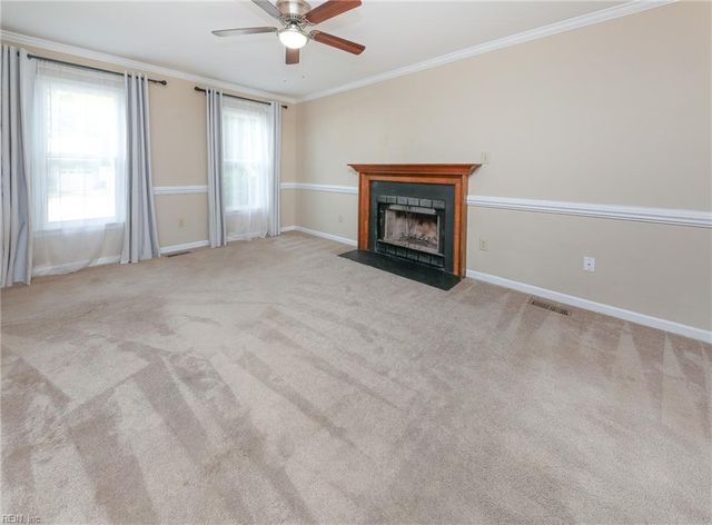 973 Banks LN, Newport News, VA 23608