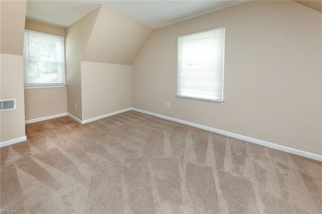 973 Banks LN, Newport News, VA 23608