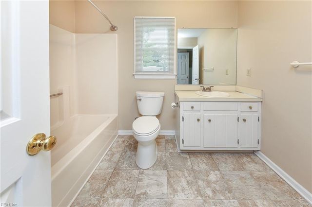 973 Banks LN, Newport News, VA 23608