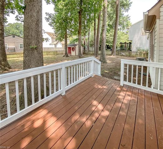 973 Banks LN, Newport News, VA 23608