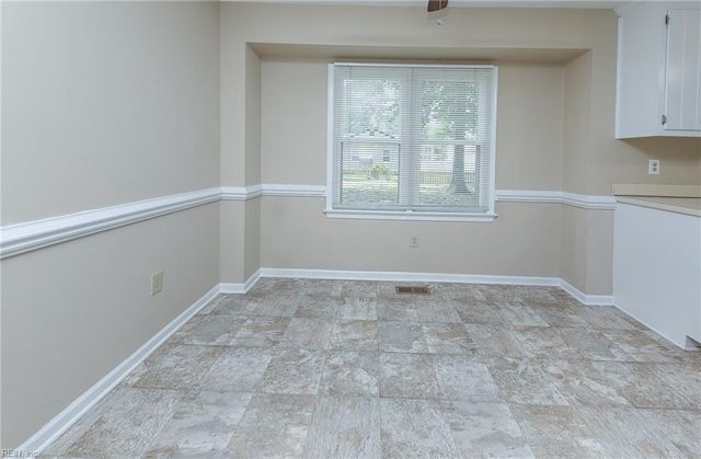 973 Banks LN, Newport News, VA 23608