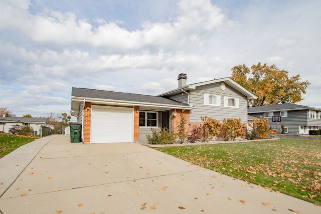 720 Durham Lane, Hoffman Estates, IL 60169