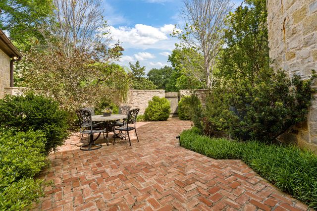 545 W Highland Street, Southlake, TX 76092