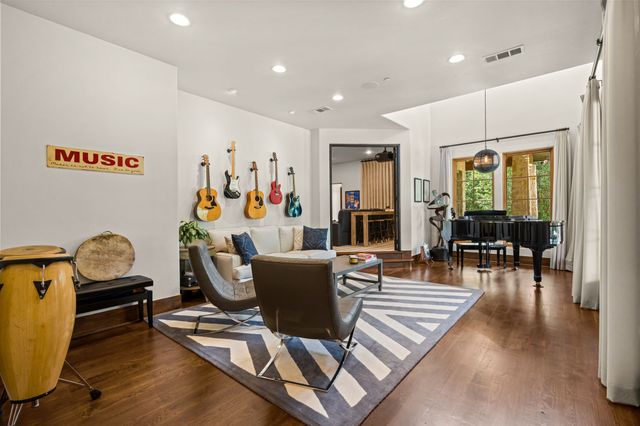 545 W Highland Street, Southlake, TX 76092
