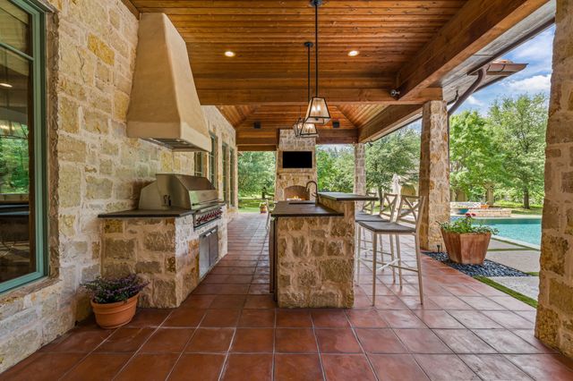 545 W Highland Street, Southlake, TX 76092