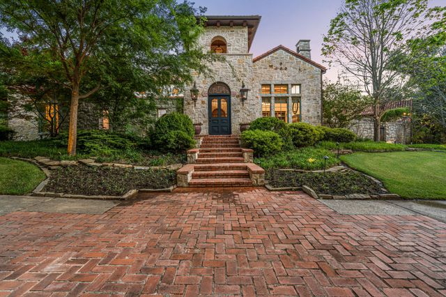 545 W Highland Street, Southlake, TX 76092