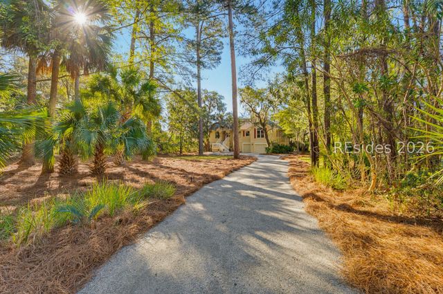 2 S Oak Forest Dr, Okatie, SC 29909